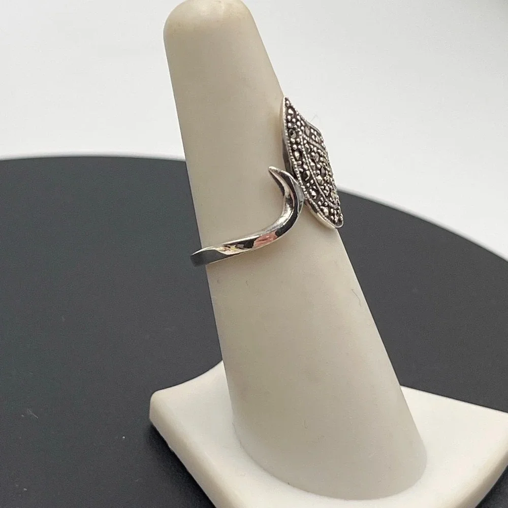 Marsala Marcasite 925 Sterling Silver Leaf Swirl Ring 3 grams Sz 6.75
